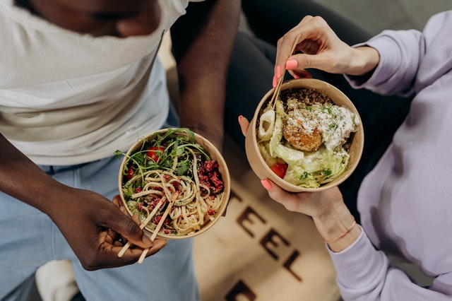 Can I Use a Plastic Bowl in an Air Fryer?